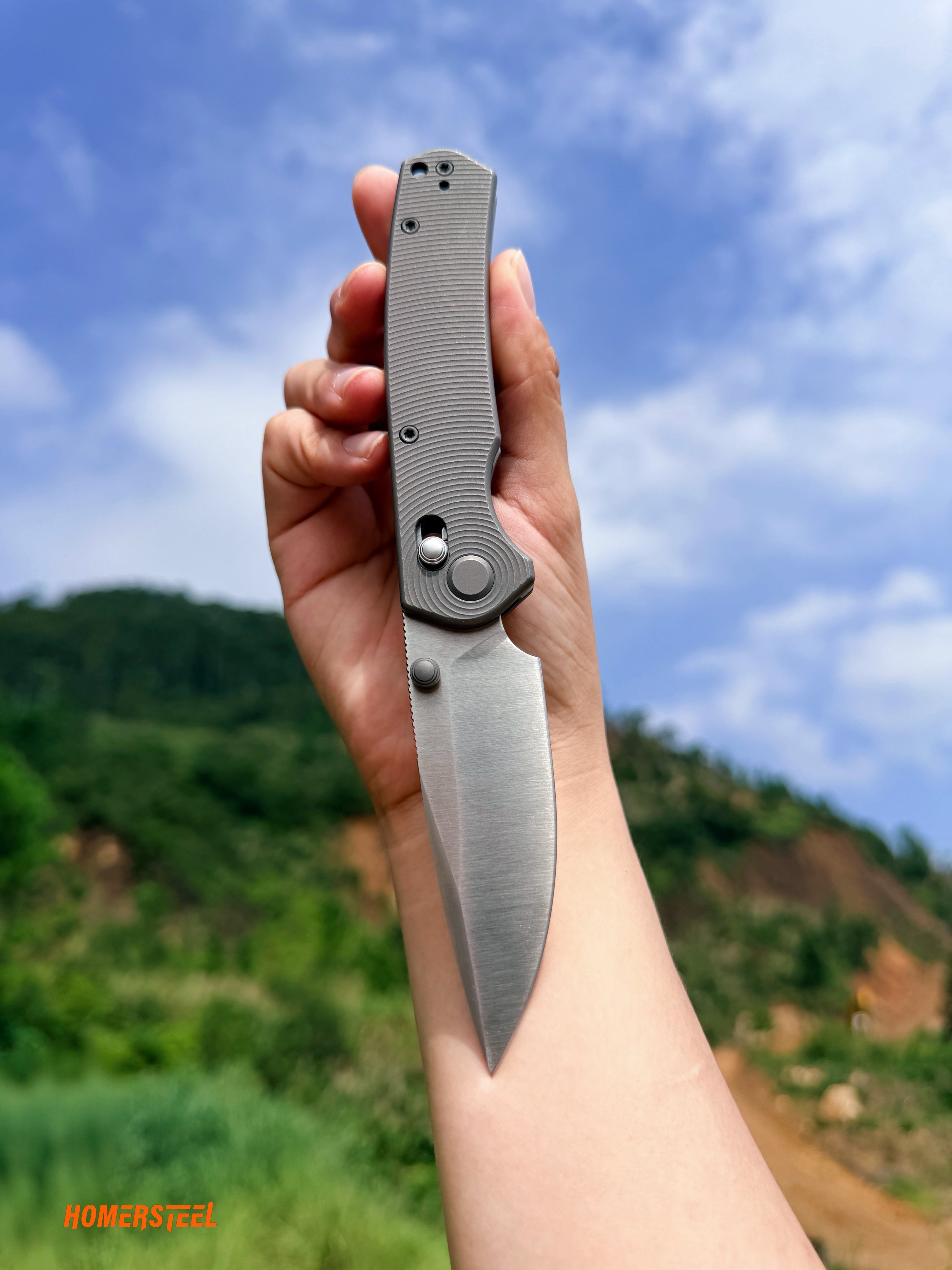 Titanium vs G10 Knife Handles: Which Is Better for EDC?